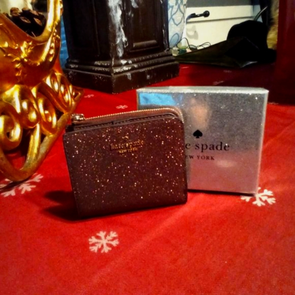 Kate spade NWT Glitter wallet $119 new